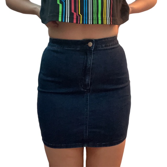 GUESS denim skirt - Picture 2 of 5
